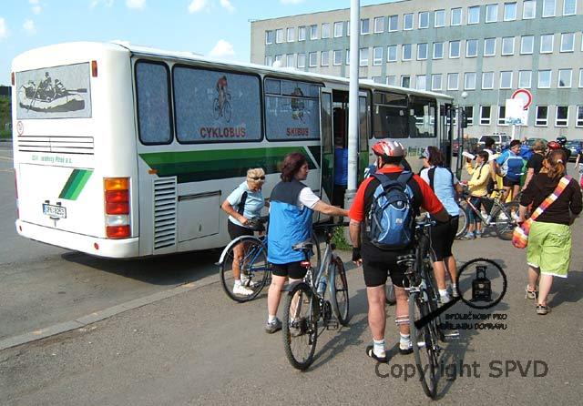 Cyklobus Karosa společnosti ČSAD autobusy Plzeň.